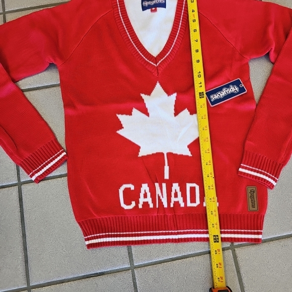 NWT Tipsy Elves Women's Size Small Canada Canadian Maple Leaf Vneck Sweater - Picture 9 of 11